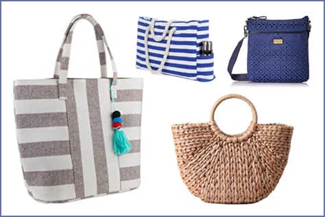 Variedad de bolsos de lona con rayas y carteras de paja ideales para las playas de Cancún