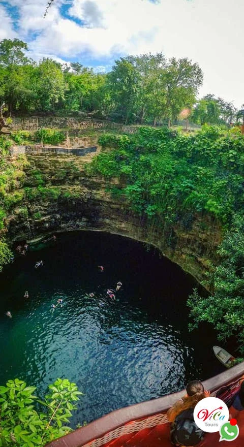 La excursión en domingo incluye nado en cenote y entrada gratis a Chichén Itzá