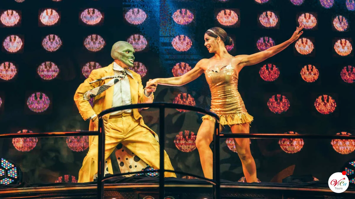 Show de Michael Jackson en Coco Bongo Cancún acompañado de acróbatas